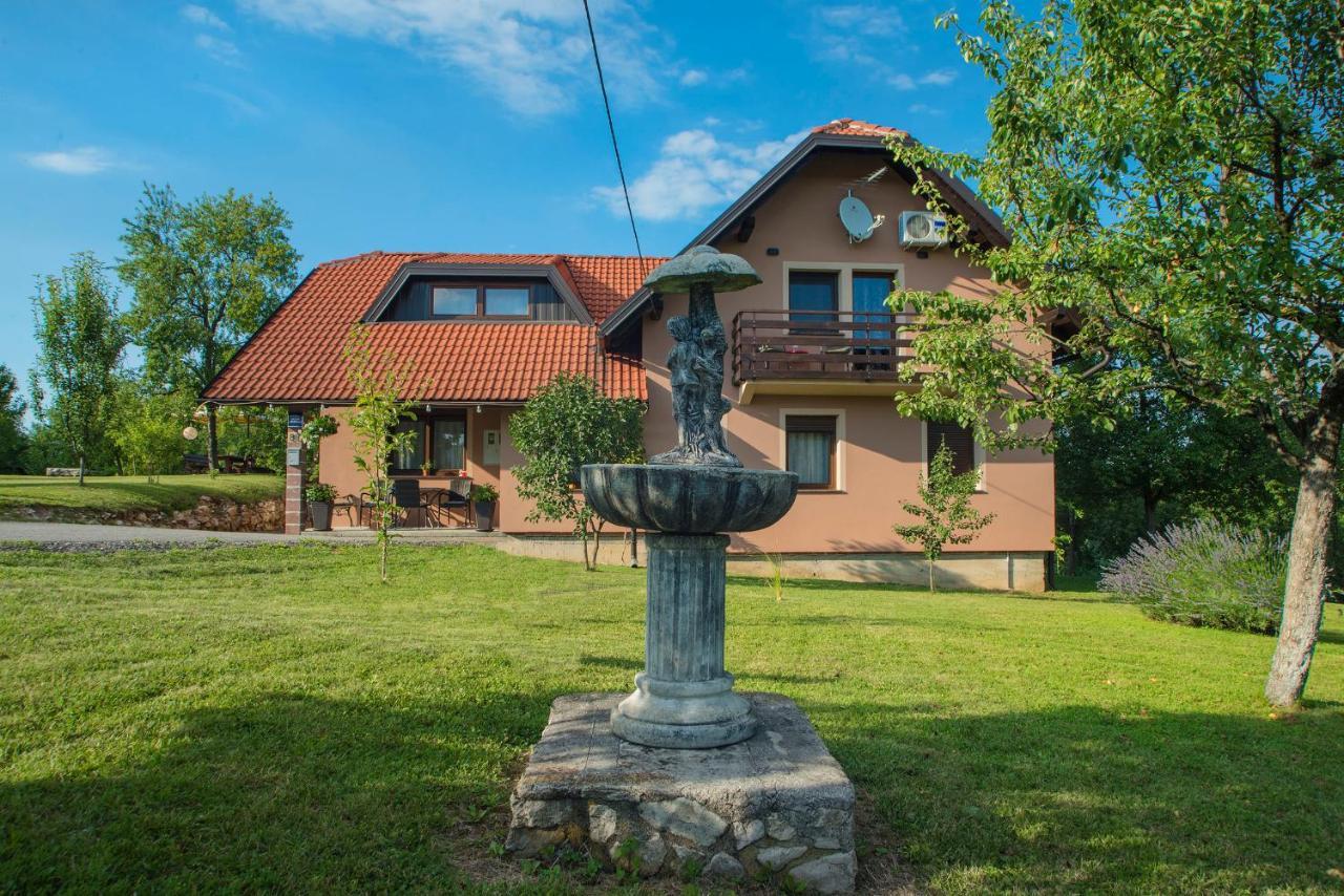 Studio Apartment Karlo Dreznik Grad Екстер'єр фото